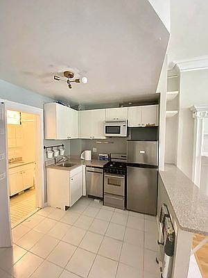 4th image of 282 W End Ave APT 3