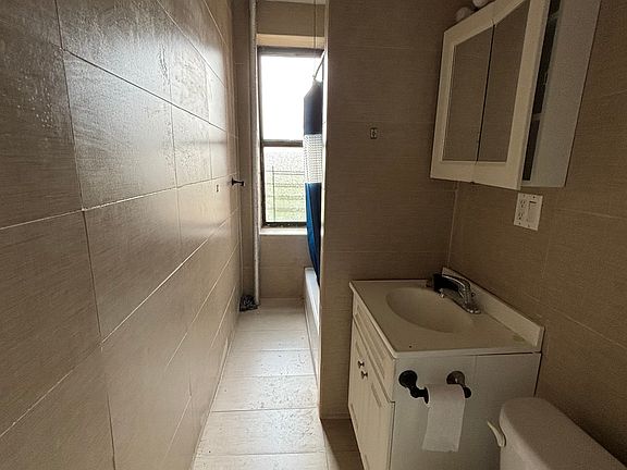 5th image of 39 Turner Pl APT D5