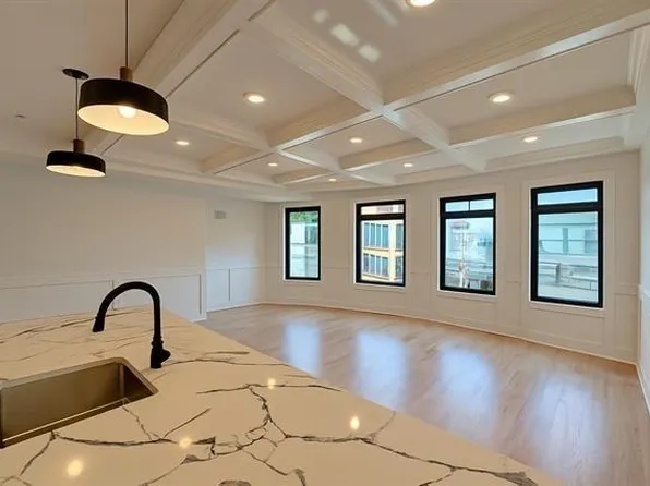 141 Sherman Avenue image 5 of 19