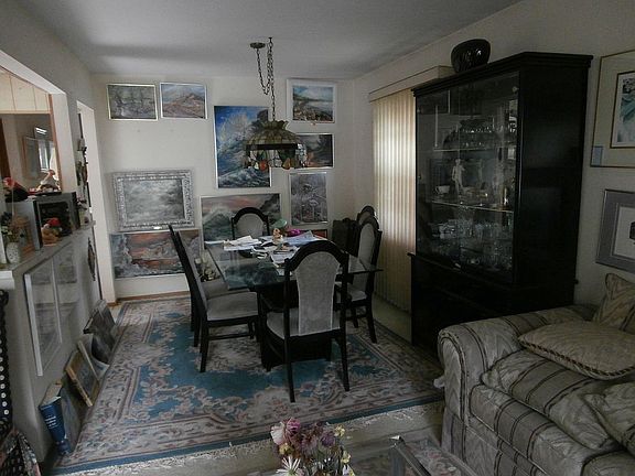 3rd image of 44 West Dr
