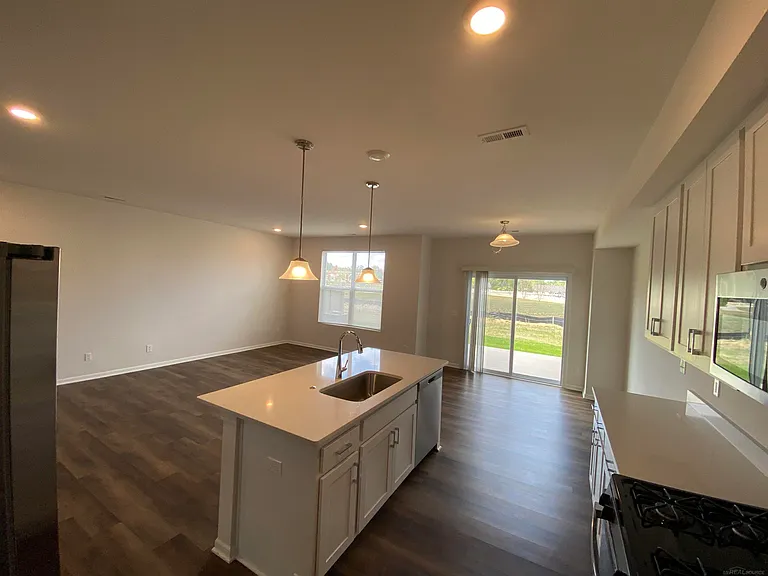 8783 Pioneer St — Photo 5
