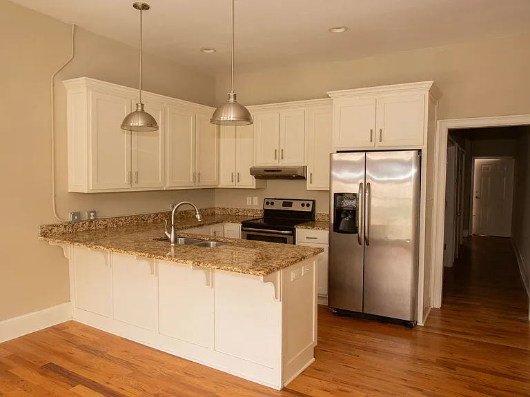 174 College Ave #D — Photo 3