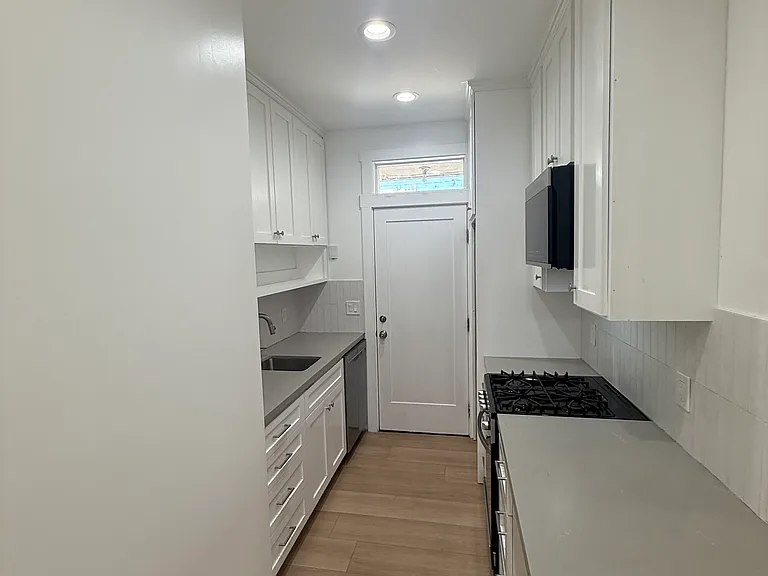 1404 W Colton St #1404 — Photo 1