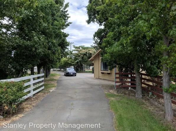 8401 Bradshaw Rd, Elk Grove, CA 95624