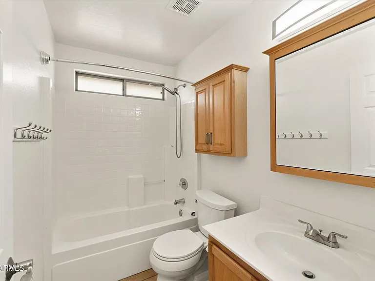 2212 E Vista Bonita Dr — Photo 17