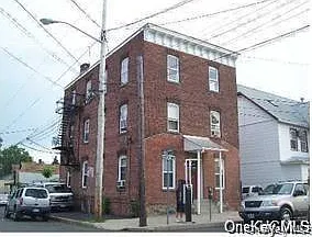 8 Franklin Ave #1
