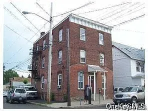 8 Franklin Ave #1 Photo 1