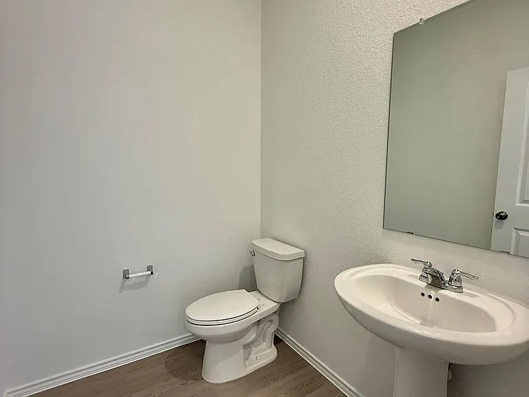 306 Camargue Dr — Photo 5
