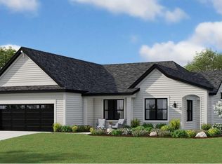 4715 Knapp Bluff Dr NE, Grand Rapids, MI 49525