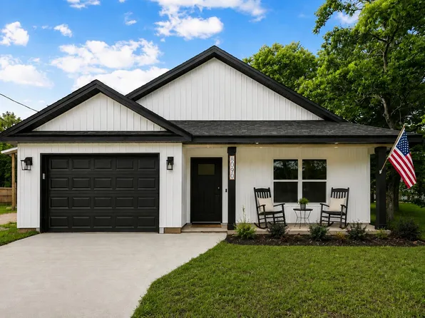 8090 3rd St, Laurel Hill, FL 32567