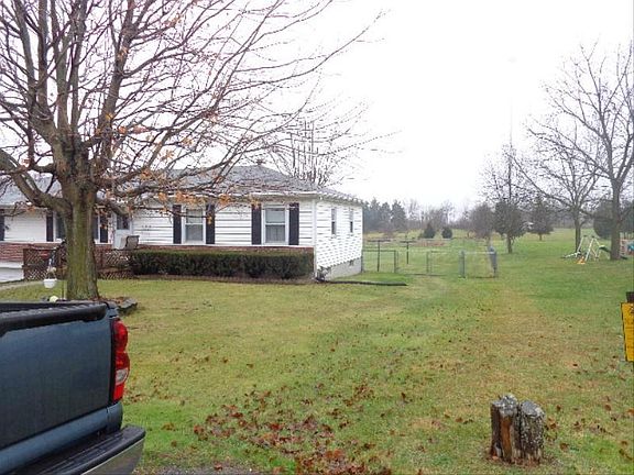 3rd image of 9407 Vaughn Ln