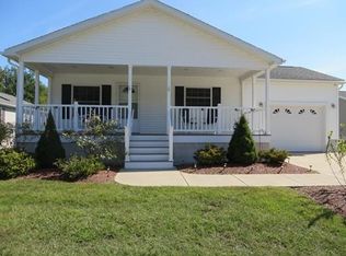 23 Patriots Dr, Westfield, MA 01085