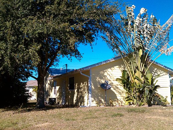 2nd image of 257 SW Starflower Ave