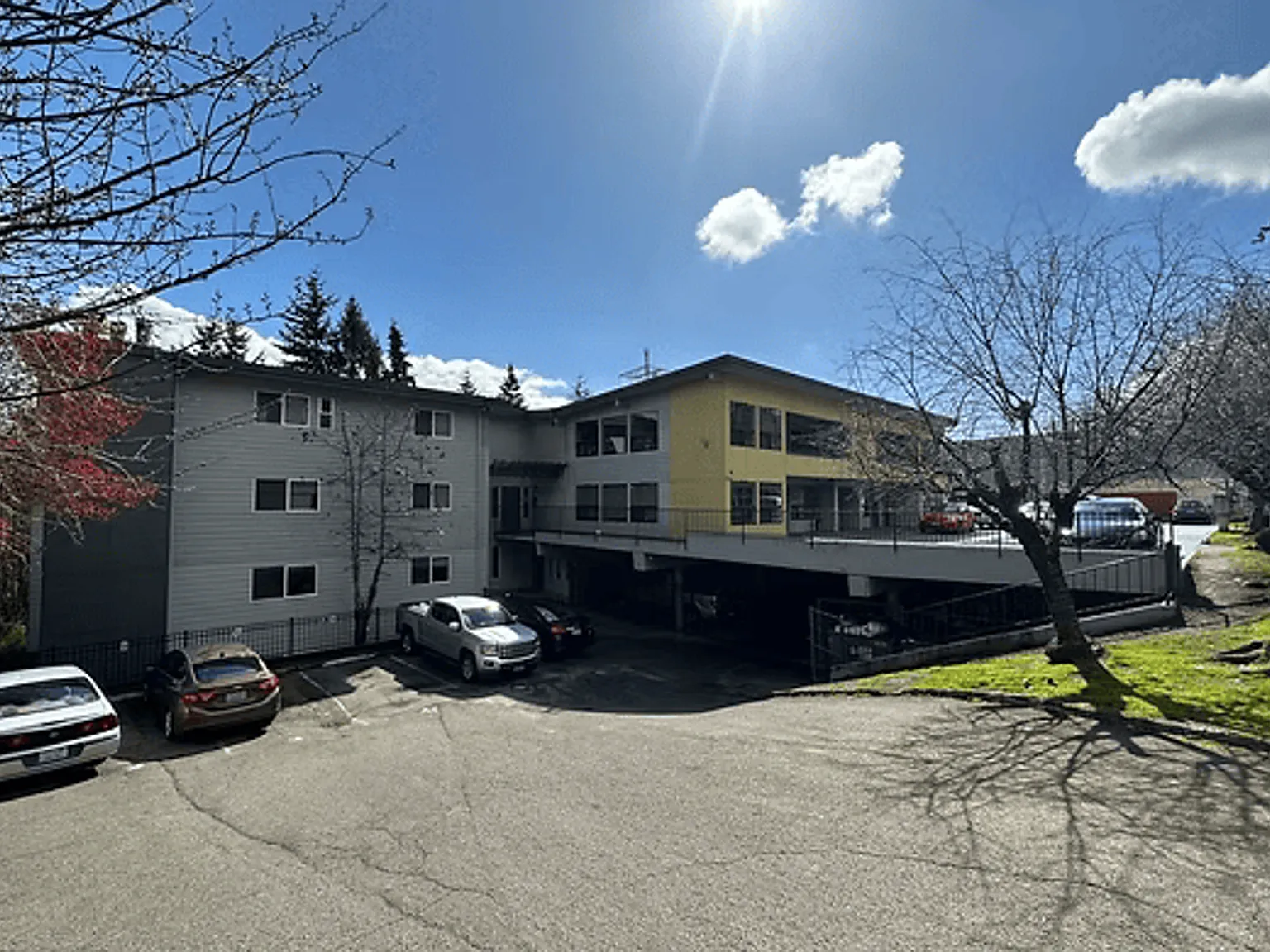 Mountain View Apartment — Photo 1