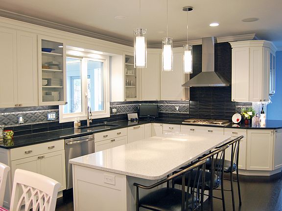 New kitchen w 7'x3' island