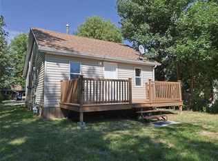417 Epsilon Ave, Winnipeg Beach, MB R0C3G0