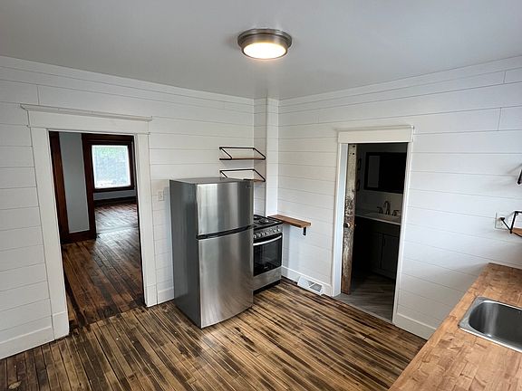 2nd image of 306 York St #1