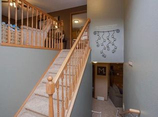 606 Pine Ridge Rd, Coralville, IA 52241