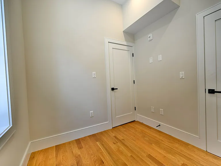 18 Winchester St #2A — Photo 5