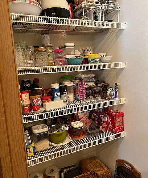 990 Linden Dr #4 — Photo 3
