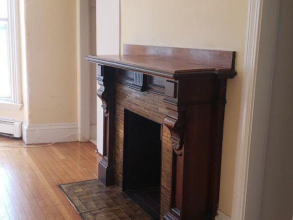 3rd image of 27 Pearl St #1