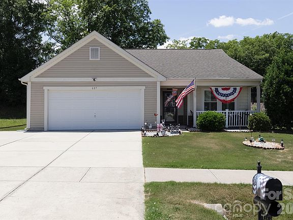 2nd image of 627 Smokehouse Ln