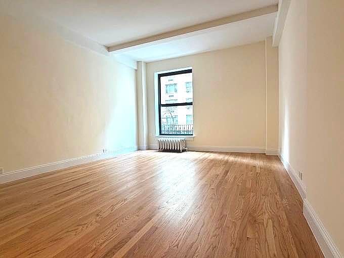 1st image of 305 Lexington Ave APT 2B