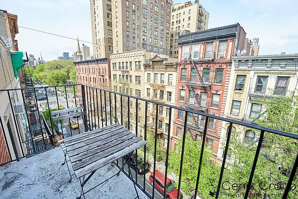 Rented by Genik Group Corp | media 44