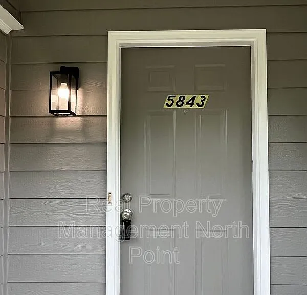5843 Summerglen Ln — Photo 2