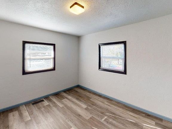 5th image of 1357 Whitman St