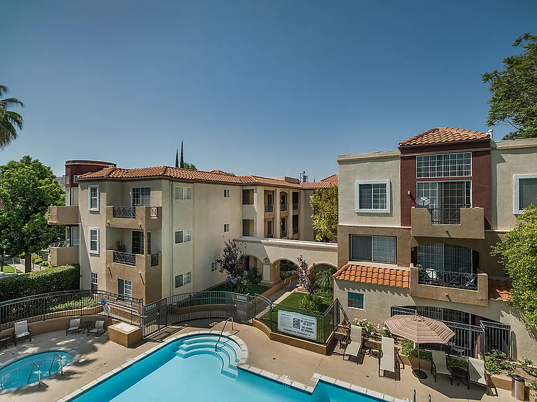 Regency at Encino — Photo 19