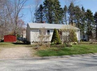 4 Riverside Dr, South Kingstown, RI 02879