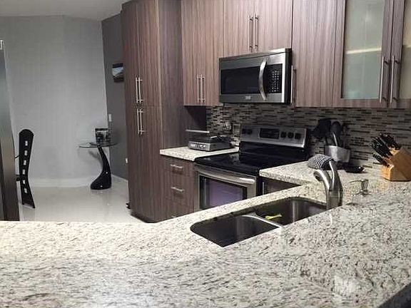 4th image of 10750 NW 66th St APT 113
