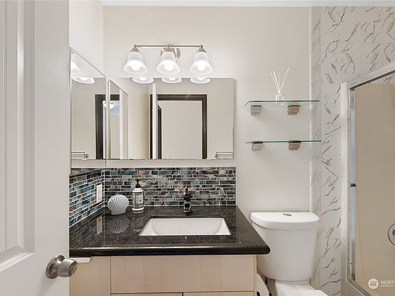 3rd image of 12300 33rd Avenue NE #304