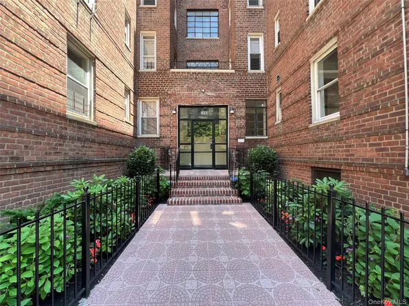 2080 Barnes Avenue #5B, Bronx, NY 10462