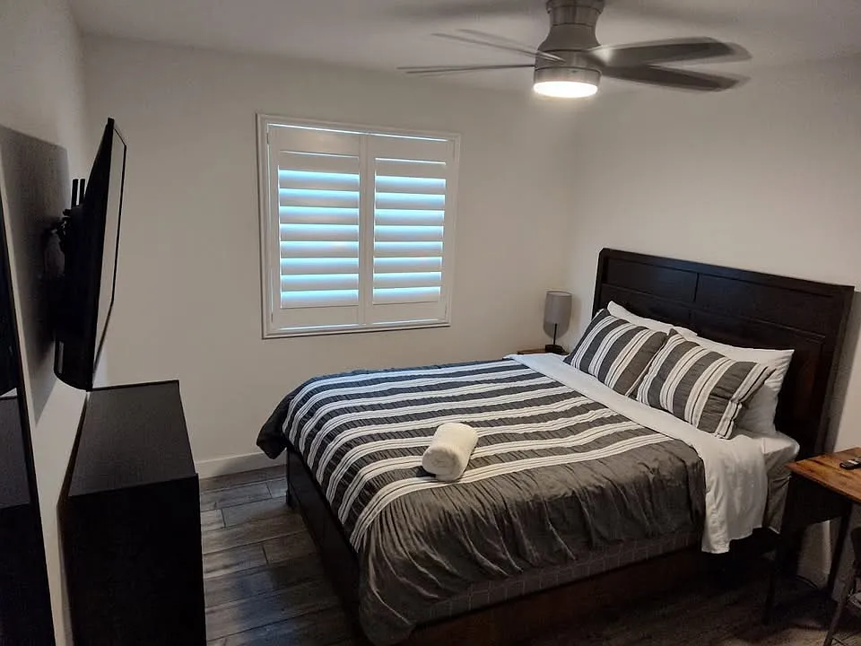 4 bed, 1900 sqft, $900 — Photo 1