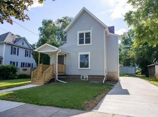 525 Laurel St, Reedsburg, WI 53959