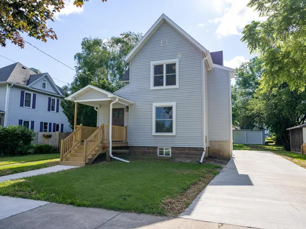 525 Laurel St, Reedsburg, WI 53959