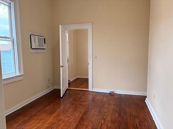 5th image of 216 N Salcedo St