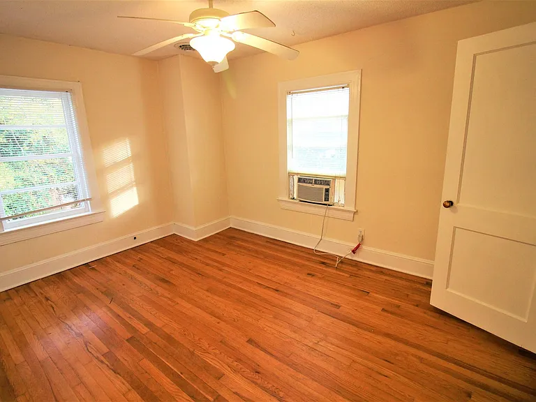505 S Oak St — Photo 14