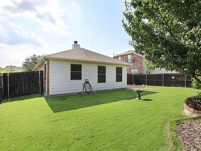 2404 Slalom Dr — Photo 18