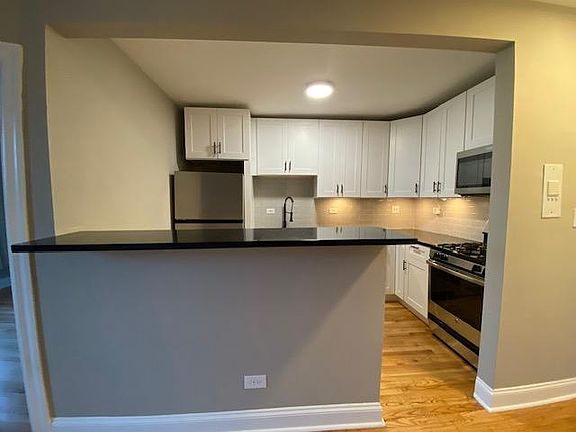 3rd image of 2501 W Touhy Ave #2
