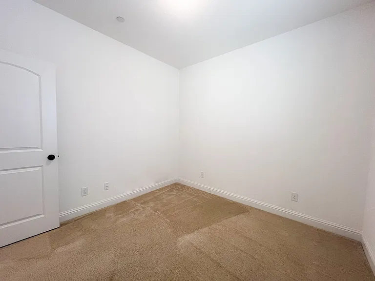 8428 Amber Valley Ln — Photo 33