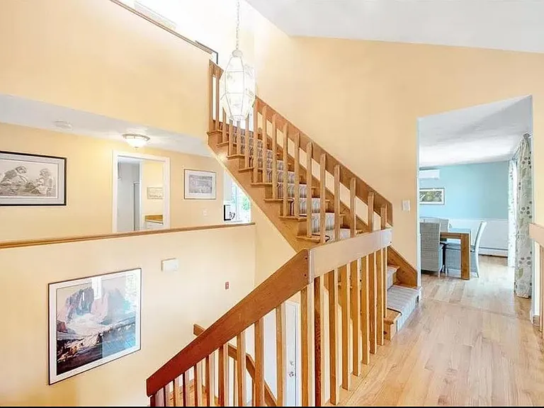 9 Redwood Dr — Photo 2