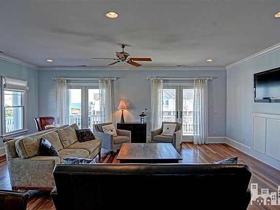 3rd image of 333 N 3rd Avenue
