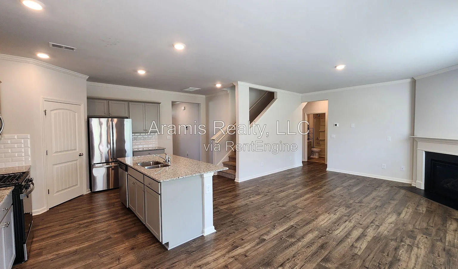 5 bed, 3.0 bath, 2511 sqft, $2,795 — Photo 3