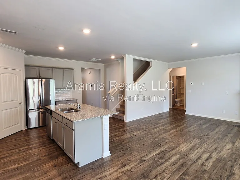 3134 Ellenton Dr — Photo 3