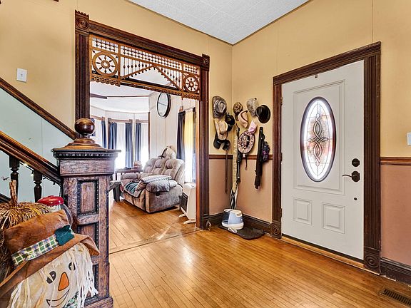 3rd image of 150 W Webster St