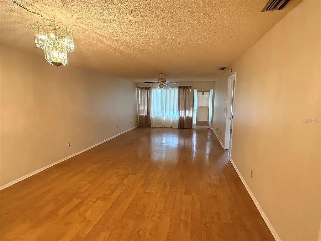 2 bed, 2.0 bath, 956 sqft, $1,495 — Photo 3