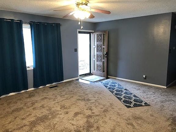 4th image of 903 E 33rd Ave